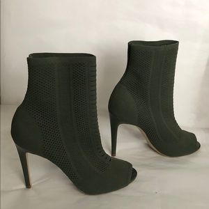 ALDO green open toe bootie US size 10